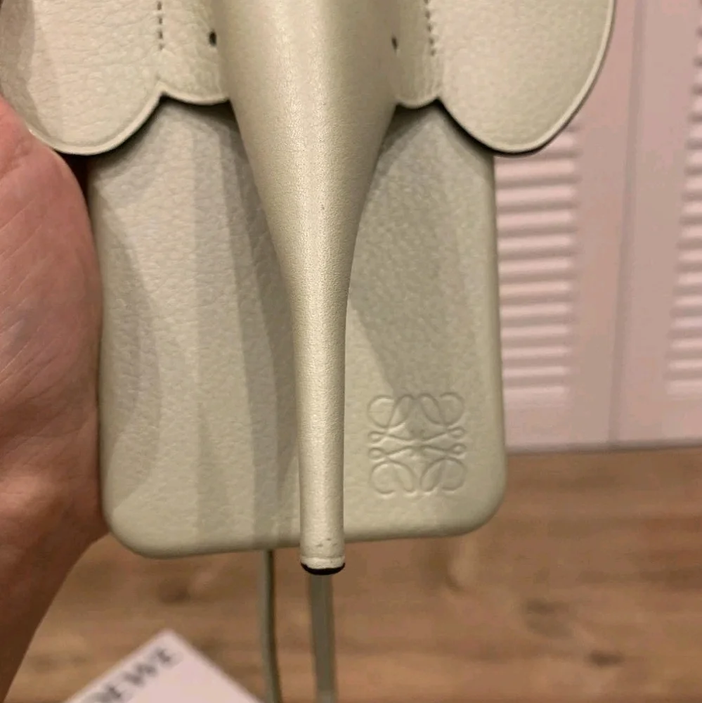 Loewe🔥 Elephant Leather iPhone Xsmax Case Women Limited Grey